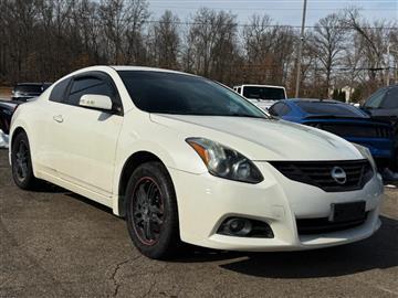 2010 Nissan Altima 2.5 S 6M/T Coupe