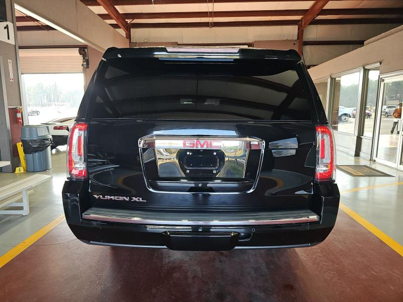 GMC Yukon XL Denali 4WD 2018