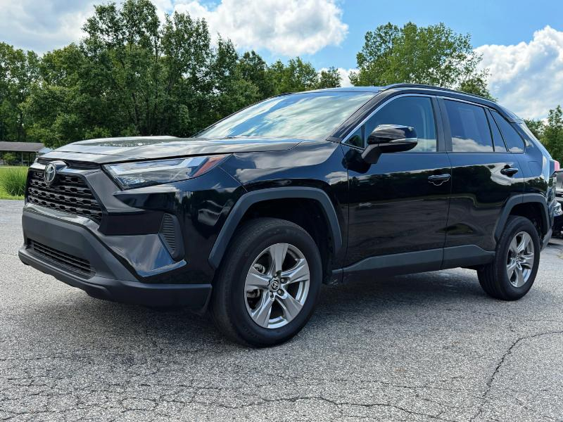 Toyota RAV4 XLE 2025