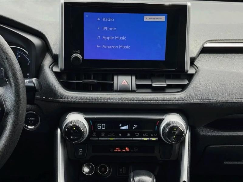 Toyota RAV4 XLE 2025