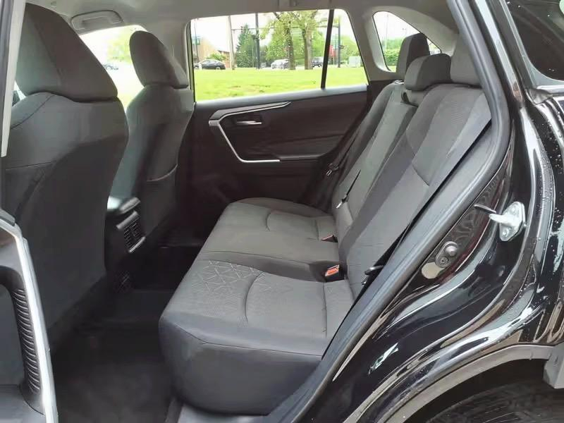 Toyota RAV4 XLE 2025