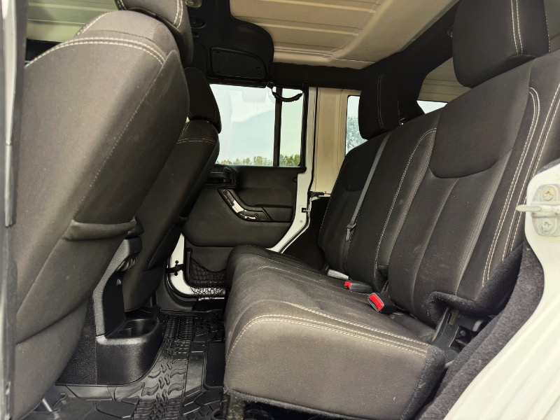 Jeep Wrangler Unlimited Sahara 4WD 2015