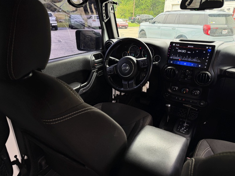 Jeep Wrangler Unlimited Sahara 4WD 2015
