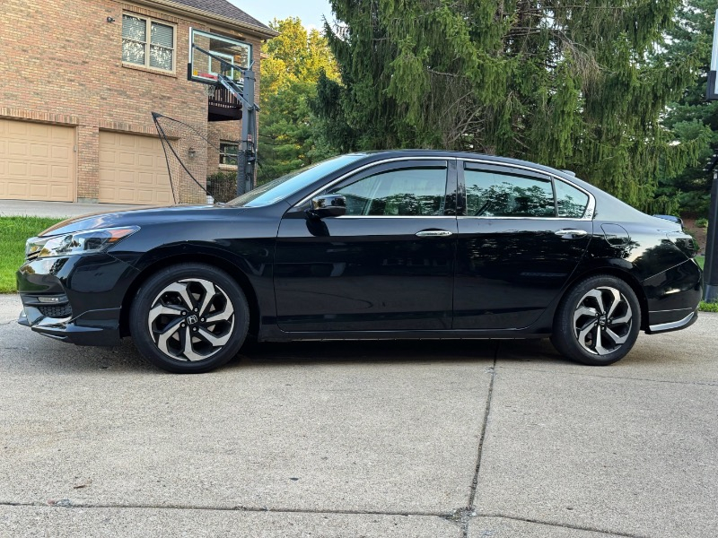Honda Accord EX-L Sedan V6 CVT w/ Honda Sensing 6-Spd AT 2017