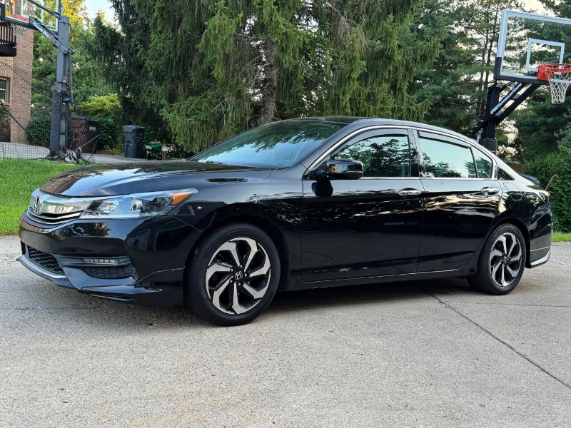 Honda Accord EX-L Sedan V6 CVT w/ Honda Sensing 6-Spd AT 2017