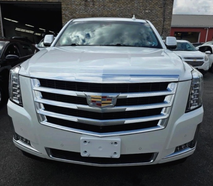 Cadillac Escalade ESV Luxury 4WD 2017