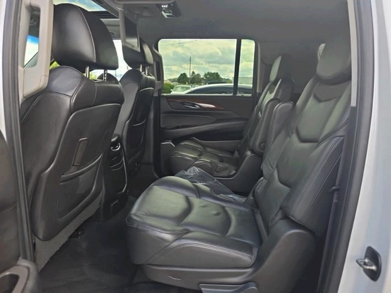 Cadillac Escalade ESV Luxury 4WD 2017