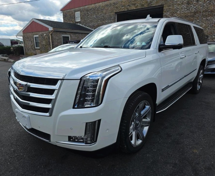 Cadillac Escalade ESV Luxury 4WD 2017