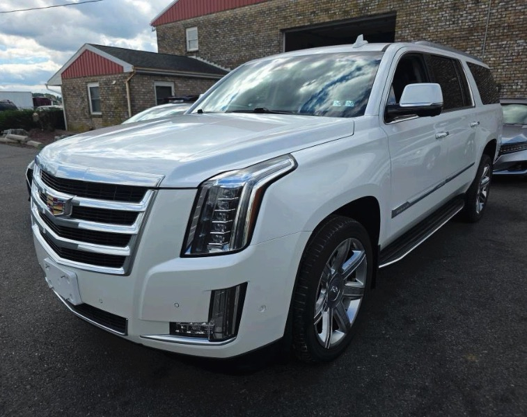 Cadillac Escalade ESV Luxury 4WD 2017