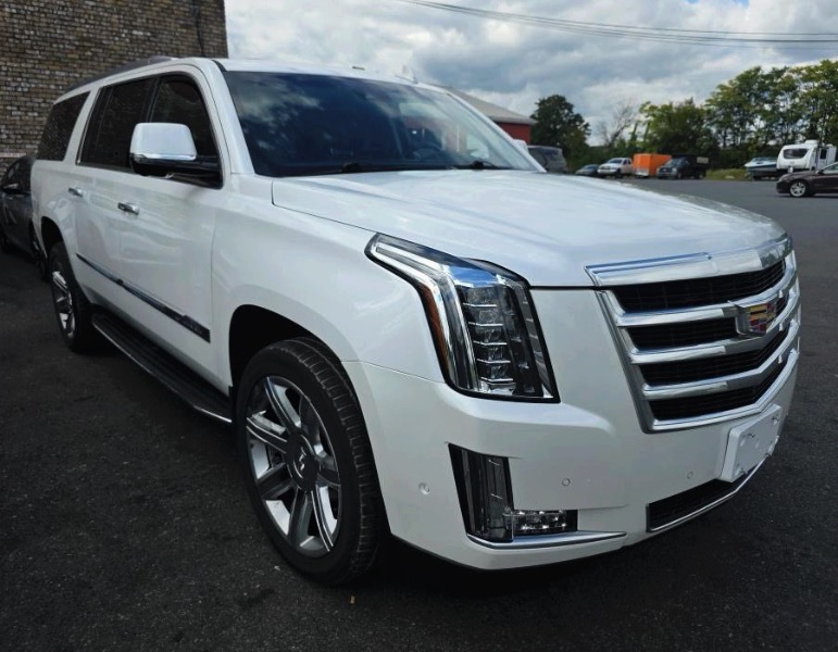 Cadillac Escalade ESV Luxury 4WD 2017