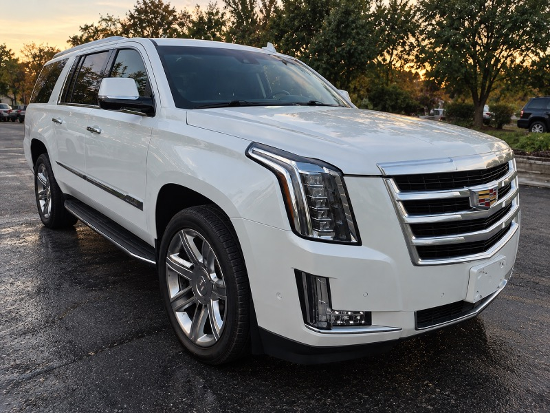 Cadillac Escalade ESV Luxury 4WD 2017