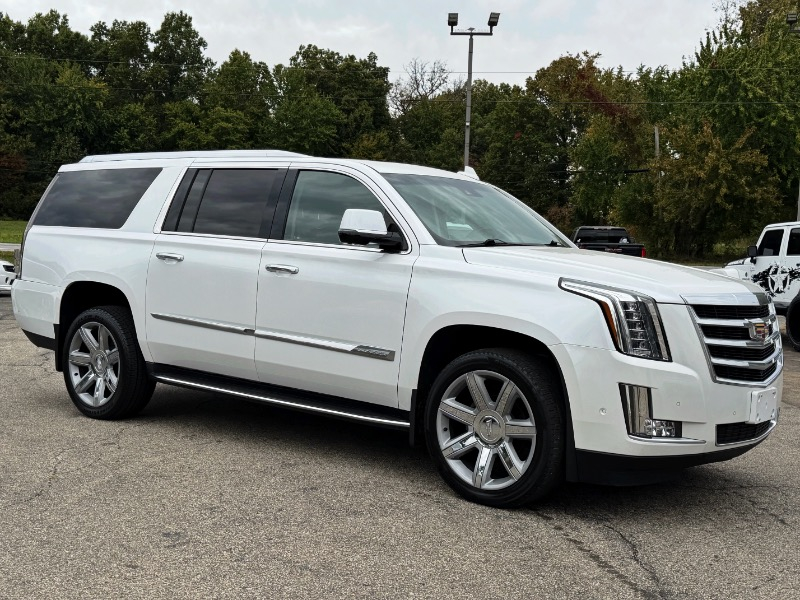 Cadillac Escalade ESV Luxury 4WD 2017
