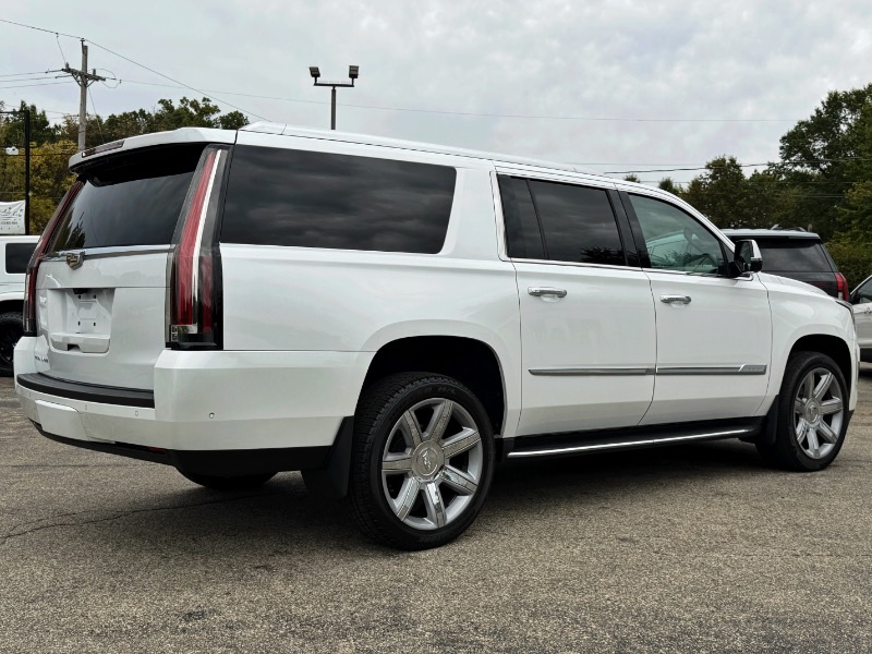 Cadillac Escalade ESV Luxury 4WD 2017