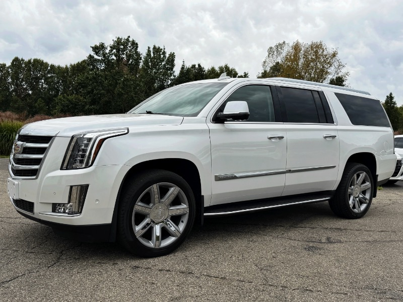 Cadillac Escalade ESV Luxury 4WD 2017