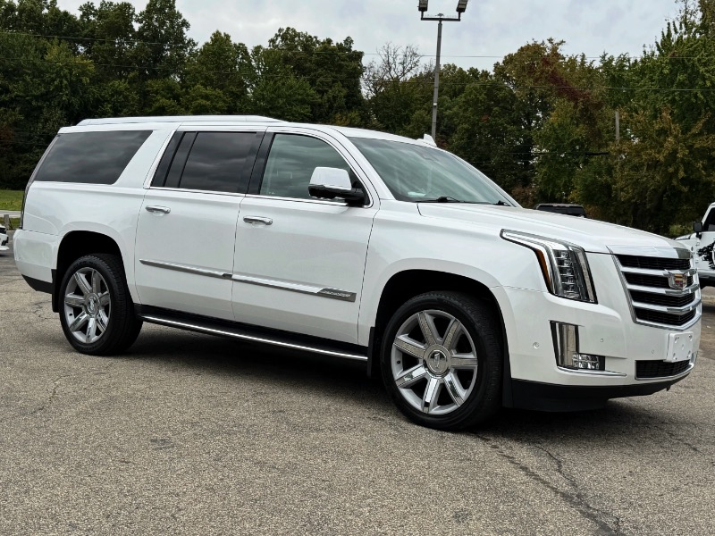 Cadillac Escalade ESV Luxury 4WD 2017