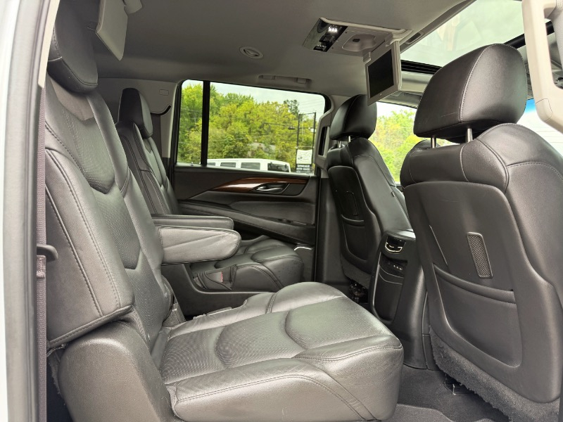 Cadillac Escalade ESV Luxury 4WD 2017