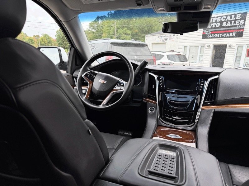 Cadillac Escalade ESV Luxury 4WD 2017