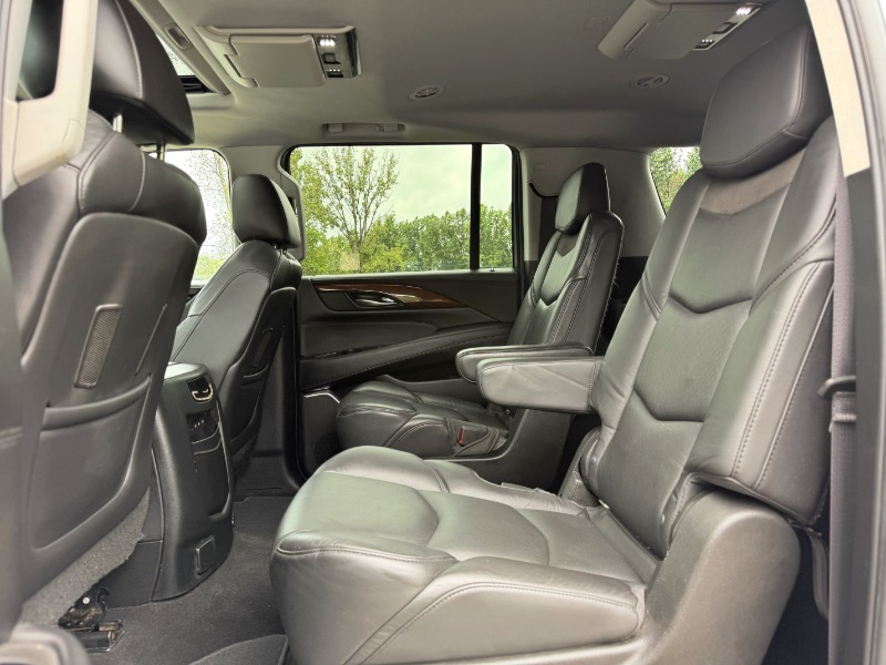 Cadillac Escalade ESV Luxury 4WD 2017