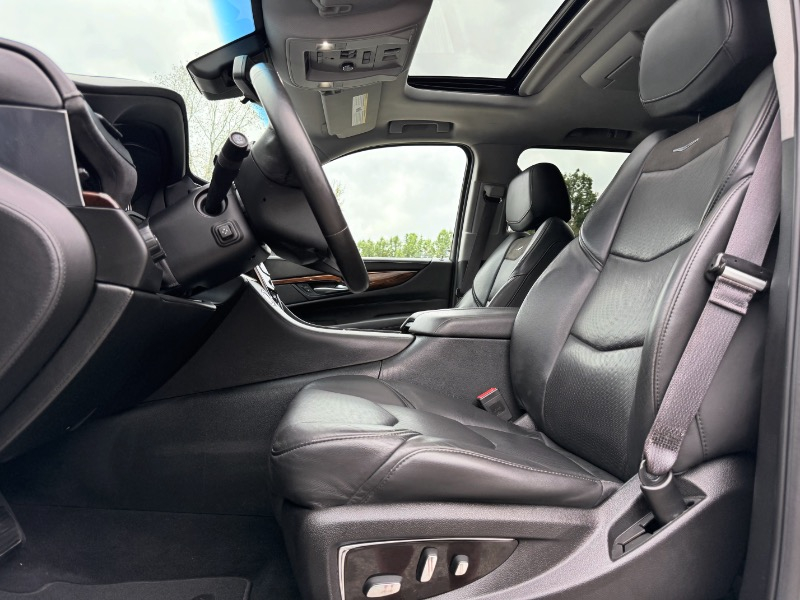 Cadillac Escalade ESV Luxury 4WD 2017