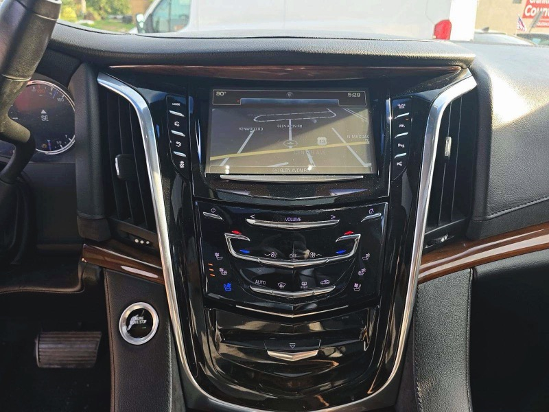 Cadillac Escalade ESV Luxury 4WD 2017