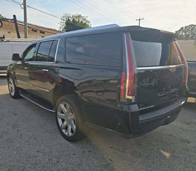 Cadillac Escalade ESV Luxury 4WD 2017