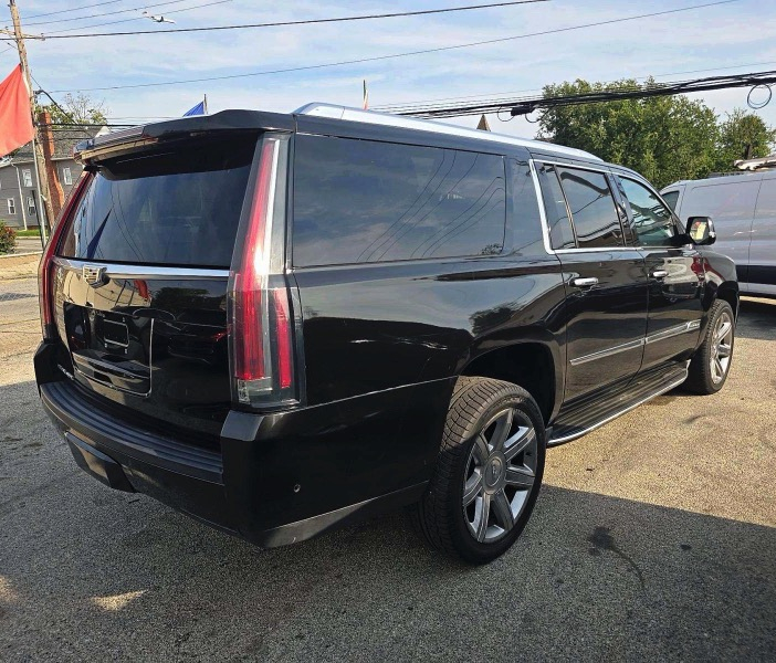 Cadillac Escalade ESV Luxury 4WD 2017
