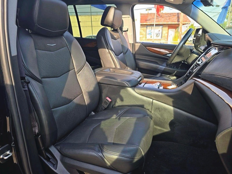 Cadillac Escalade ESV Luxury 4WD 2017