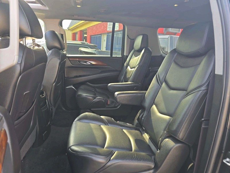 Cadillac Escalade ESV Luxury 4WD 2017