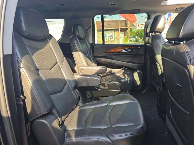 Cadillac Escalade ESV Luxury 4WD 2017