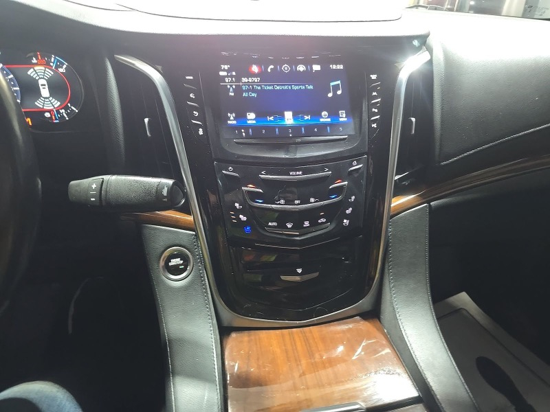 Cadillac Escalade ESV Premium 4WD 2019