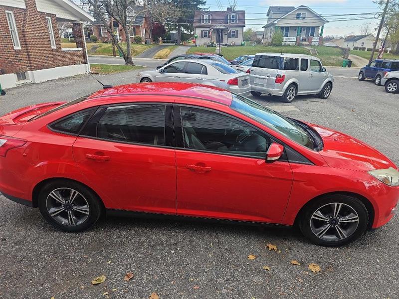 Ford Focus SE Sedan 2014
