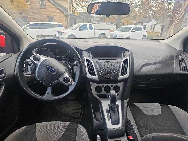 Ford Focus SE Sedan 2014