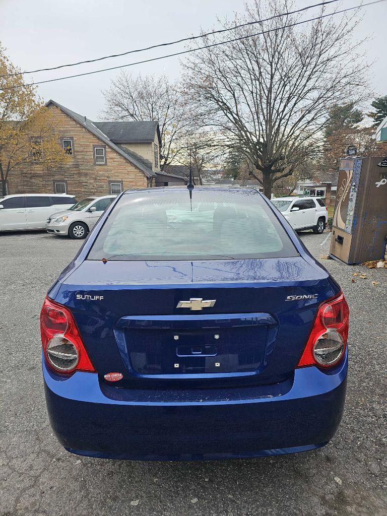 Chevrolet Sonic LS Auto Sedan 2013