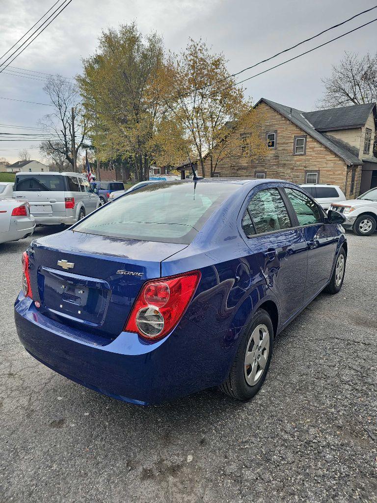 Chevrolet Sonic LS Auto Sedan 2013