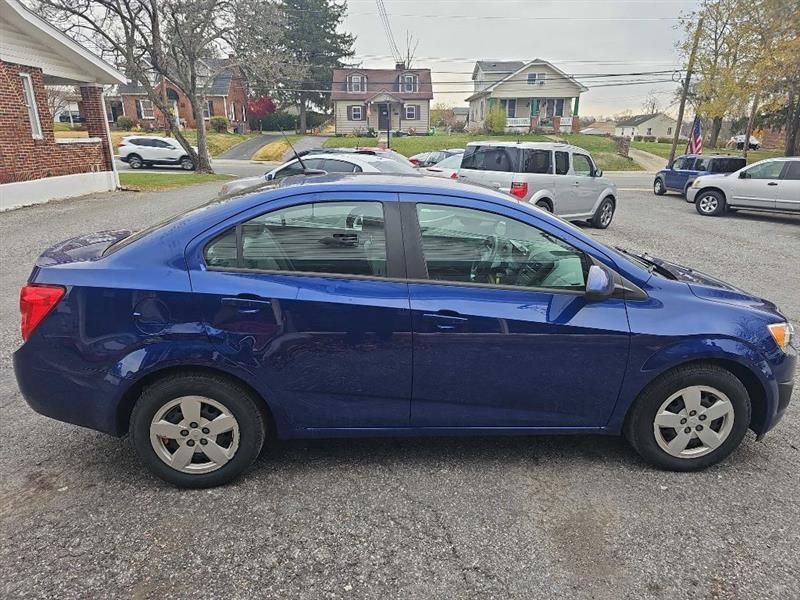 Chevrolet Sonic LS Auto Sedan 2013
