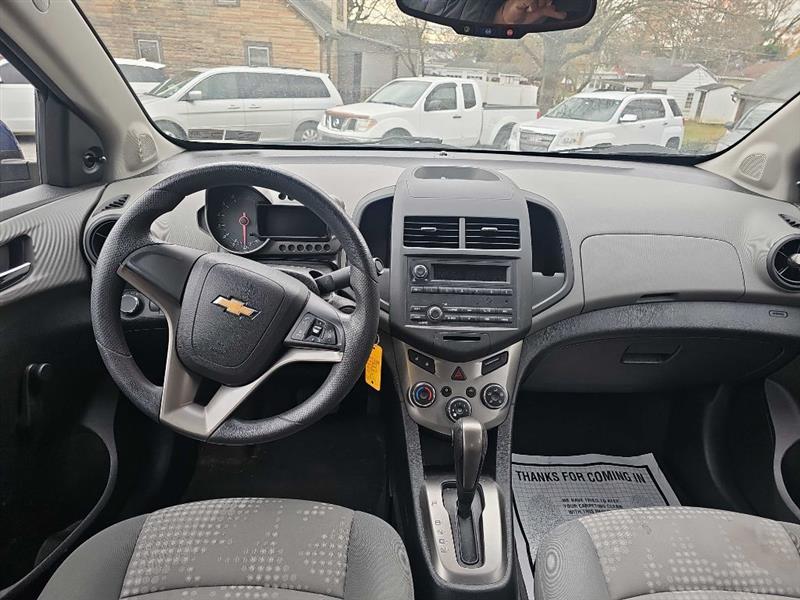 Chevrolet Sonic LS Auto Sedan 2013