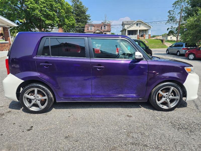 Scion xB 5-Door Wagon 5-Spd MT 2015
