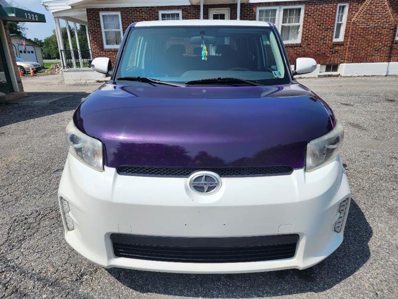 Scion xB 5-Door Wagon 5-Spd MT 2015