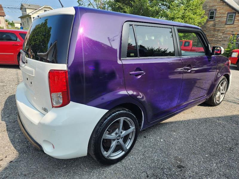 Scion xB 5-Door Wagon 5-Spd MT 2015