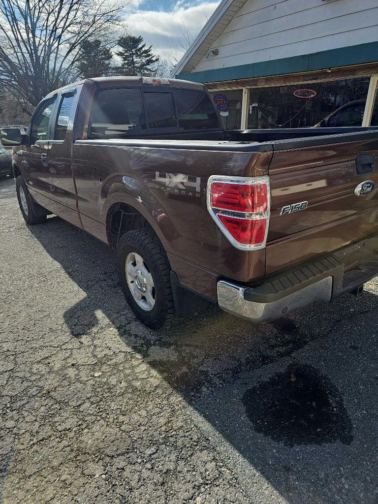 Ford F-150 XL SuperCab 8-ft. Bed 4WD 2011