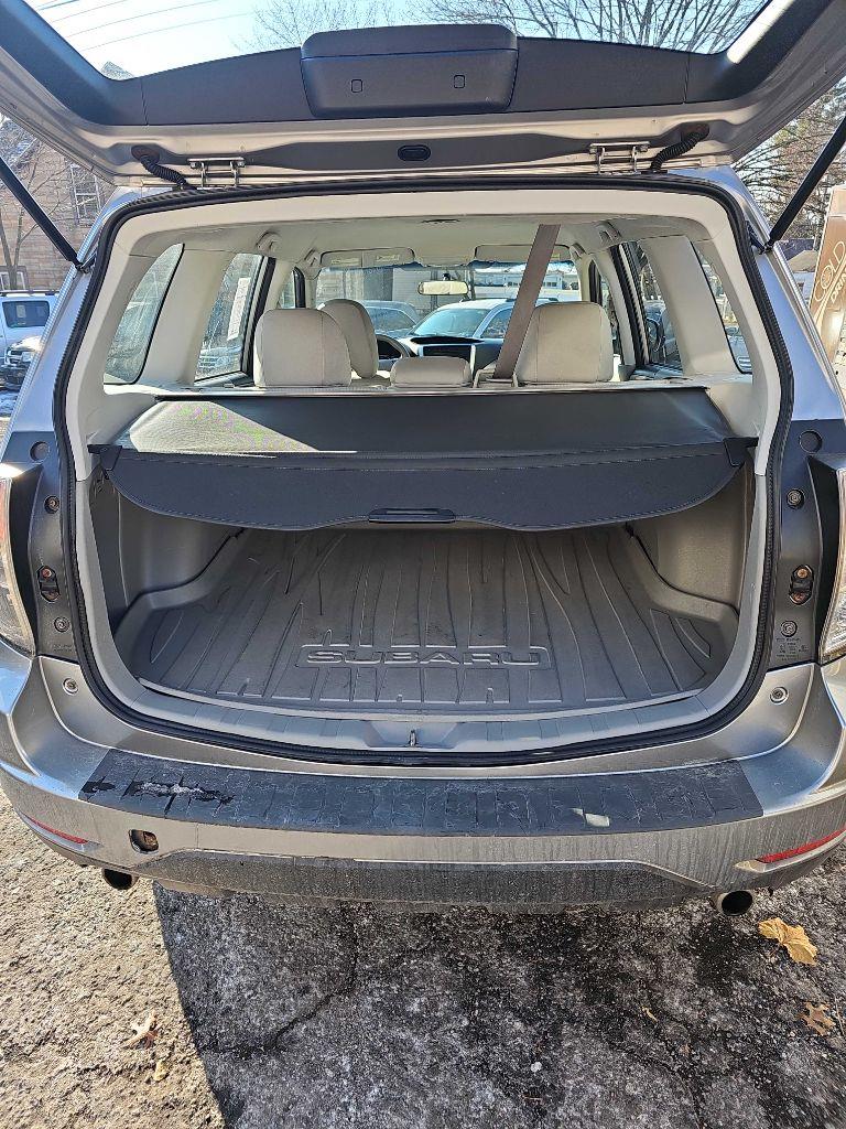 Subaru Forester 2.5X Touring 2011