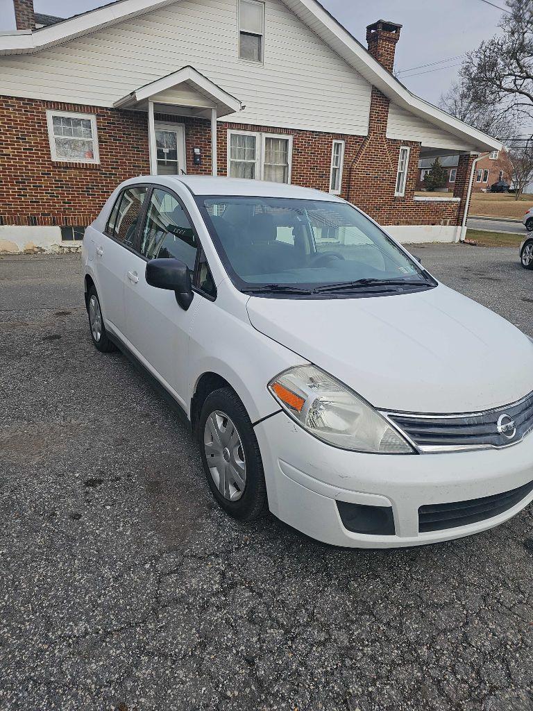Nissan Versa 1.8 S Sedan 2010