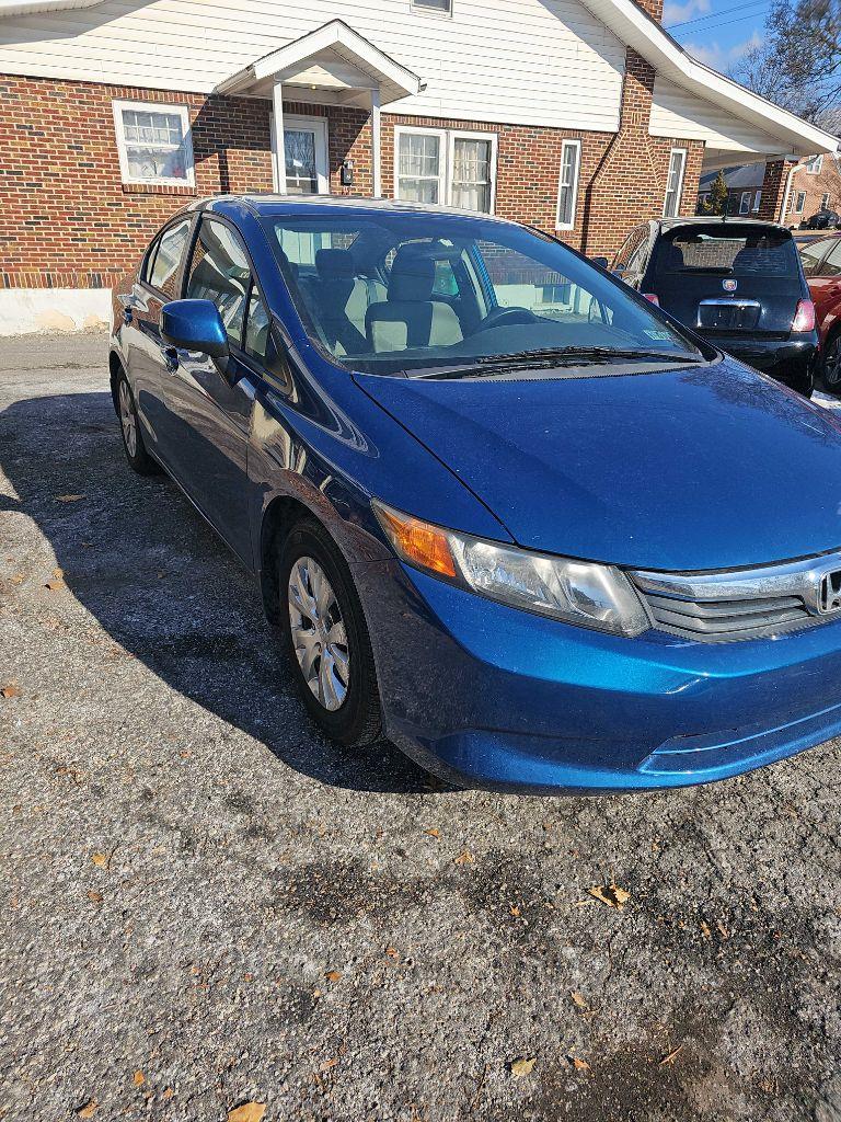 Honda Civic LX Sedan 5-Speed AT 2012