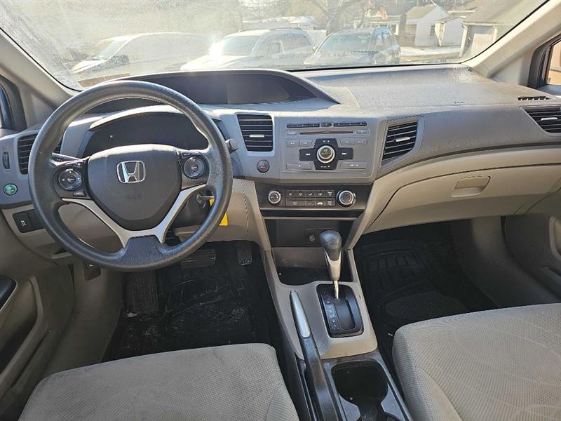 Honda Civic LX Sedan 5-Speed AT 2012