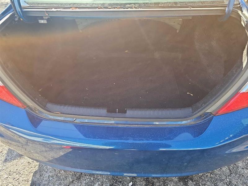 Honda Civic LX Sedan 5-Speed AT 2012