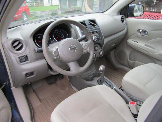 Nissan Versa 1.6 S 4A 2013