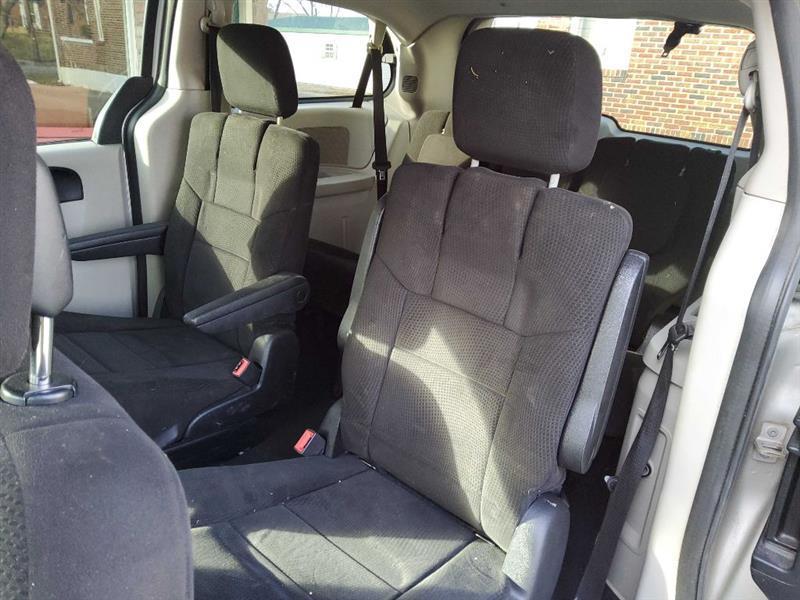 Dodge Grand Caravan SXT 2012