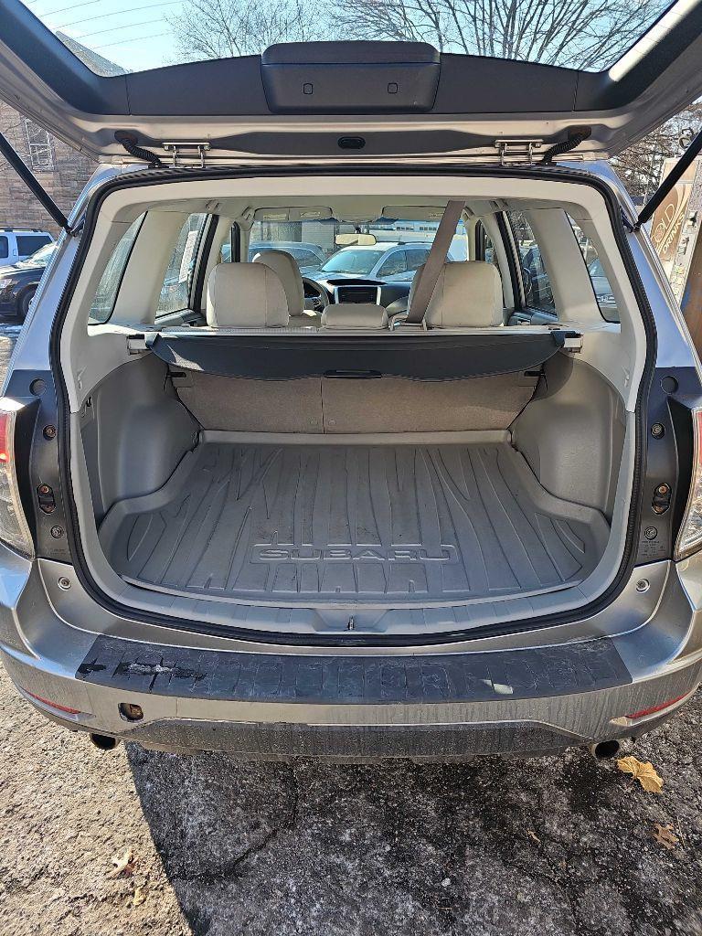 Subaru Forester 2.5X Touring 2011