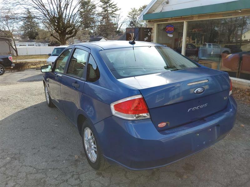 Ford Focus SE Sedan 2008