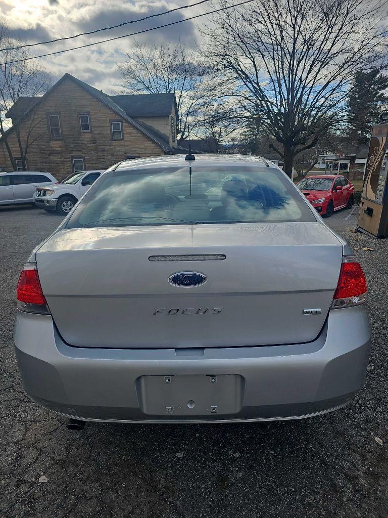 Ford Focus SEL Sedan 2010